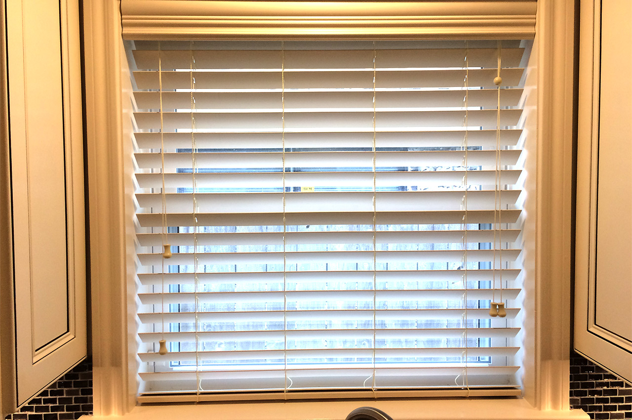 Faux Wood Blind Installation